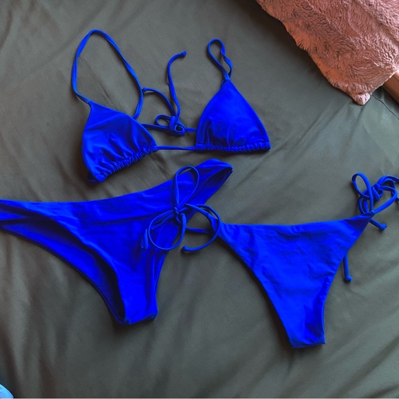 Swimsuit set - Picture 1 of 1